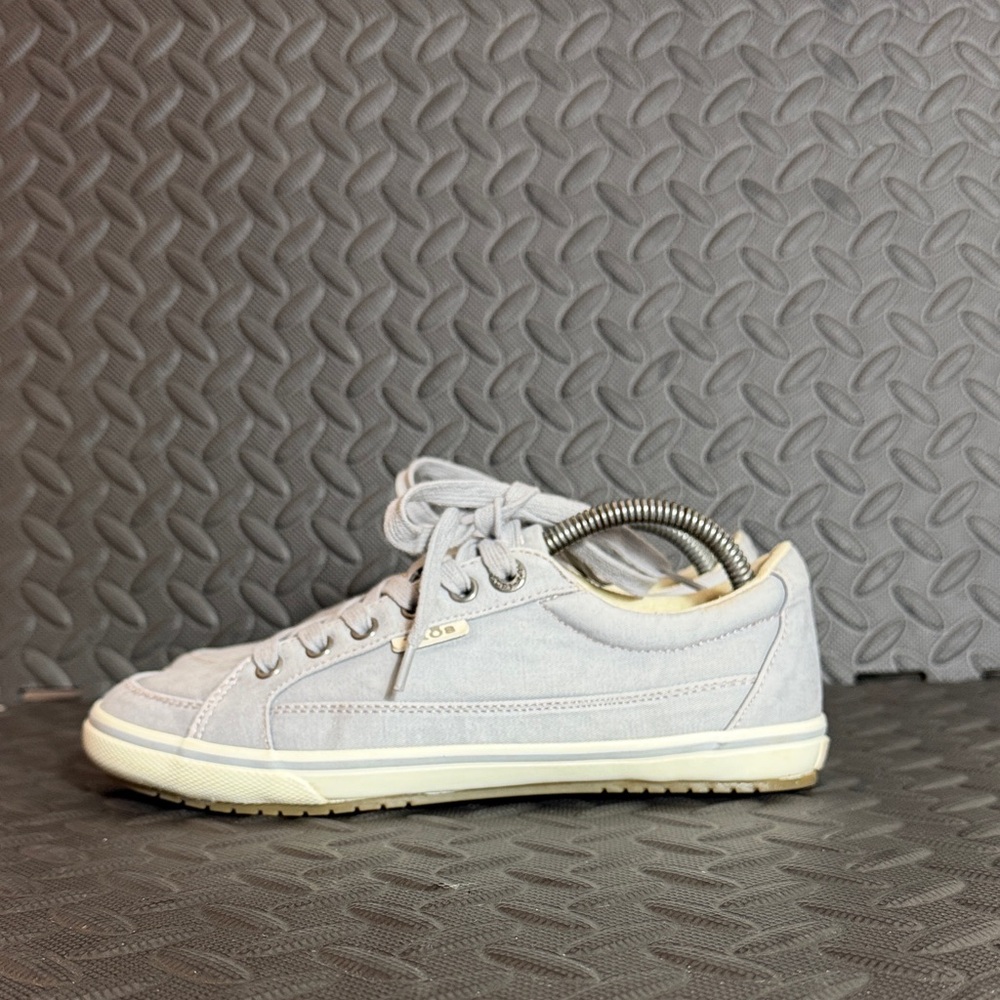 Taos Star Casual Sneakers Size 7 Color Grey Canvas